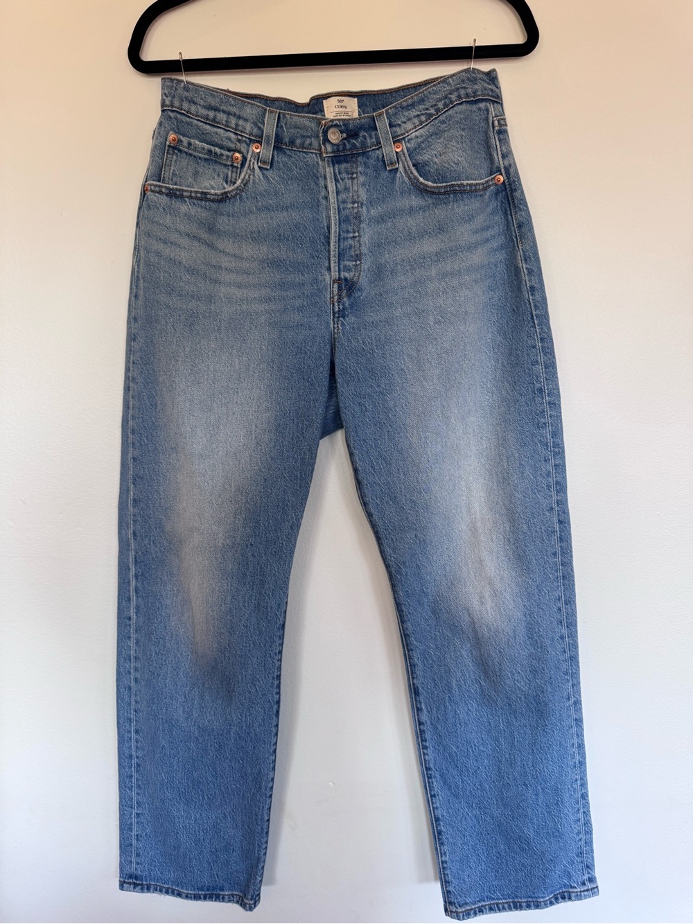 Levi's Women’s 501 Curve Straight Jeans in Light Blue Wash Size 30